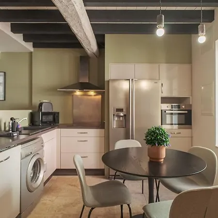 La Des Remparts View And Private Patio