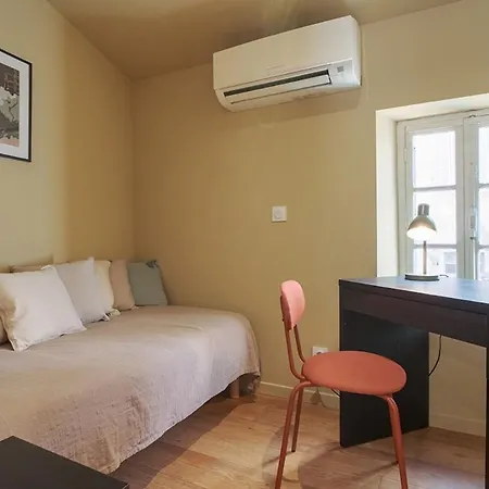 La Des Remparts View And Private Patio Nyaraló