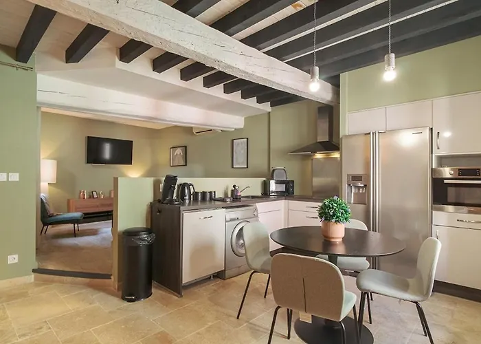 La Des Remparts View And Private Patio * Carcassonne